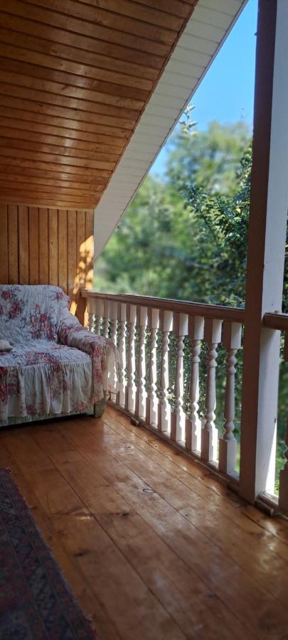 Guest House Lailashi Surmushi Exterior photo