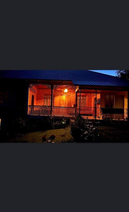Guest House Lailashi Surmushi Exterior photo